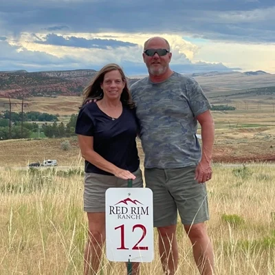 Chiropractor Montrose CO Tyler Mason And Kelli Mason Outside Meet The Team Tyler Mason And Kelli Mason outside.
